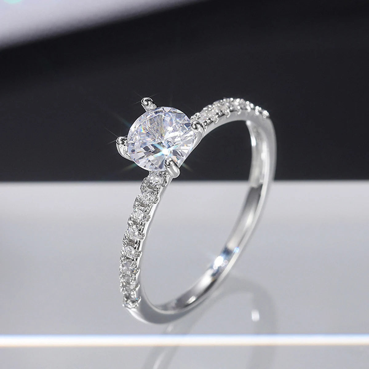 Zirconia 4-Claw Ring